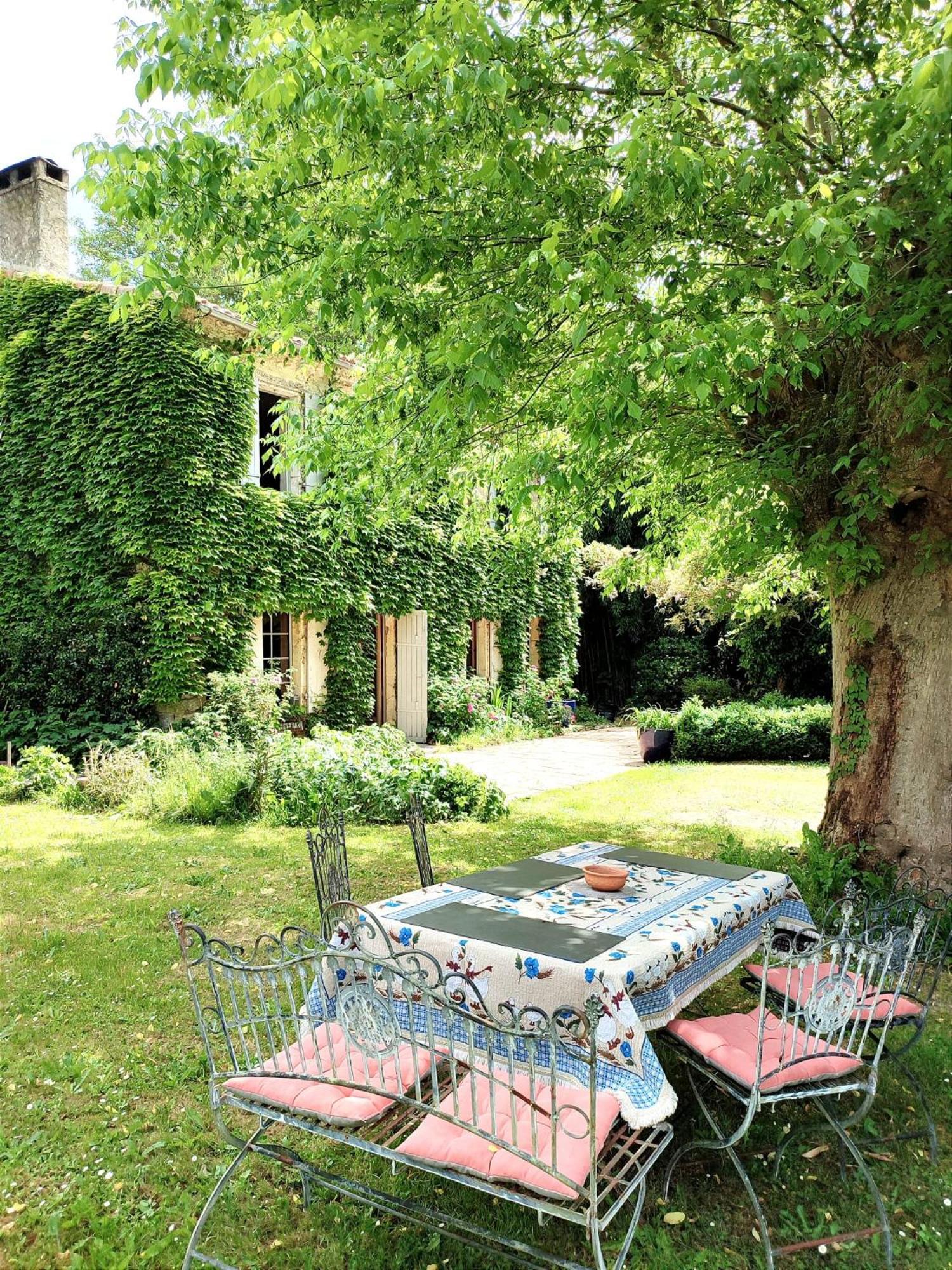 Chambre D'Hotes Le Moulin De Moulis Bed & Breakfast Exterior photo