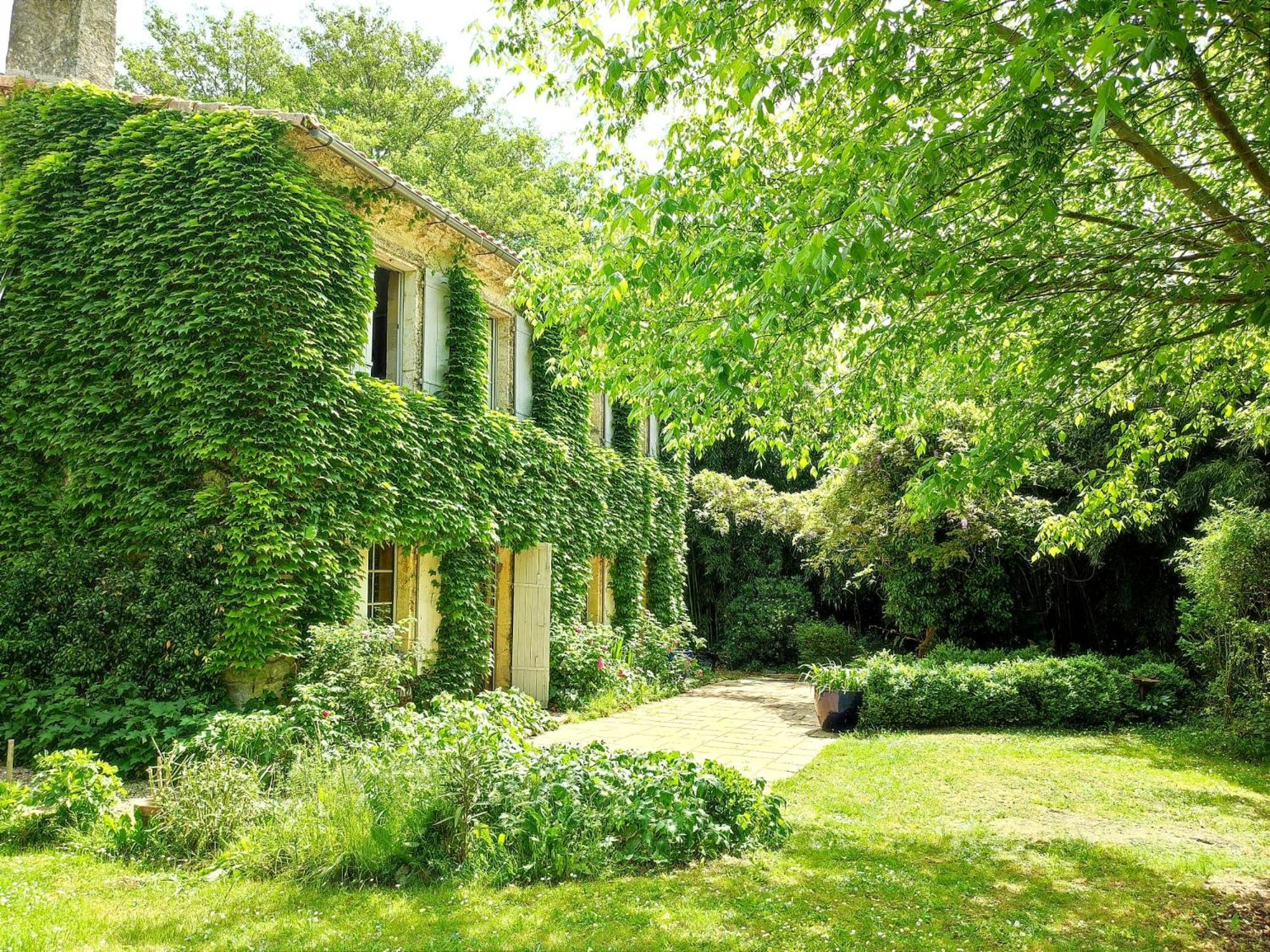 Chambre D'Hotes Le Moulin De Moulis Bed & Breakfast Exterior photo